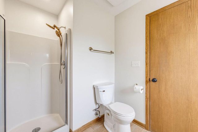 N5471 Loraine DRIVE, Fredonia, WI 53021