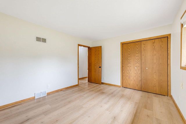 N5471 Loraine DRIVE, Fredonia, WI 53021