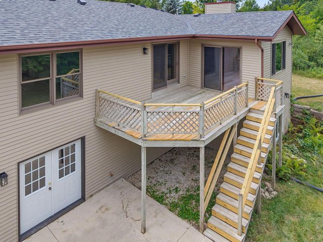 N5471 Loraine DRIVE, Fredonia, WI 53021