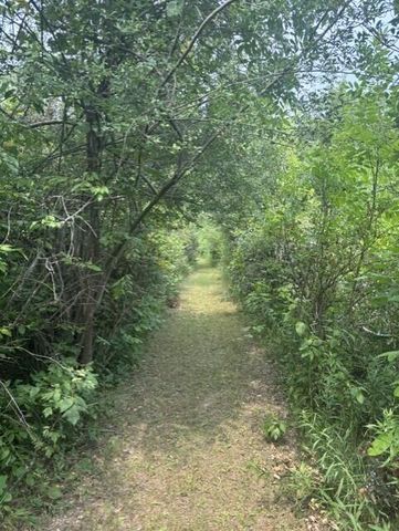 N5471 Loraine DRIVE, Fredonia, WI 53021