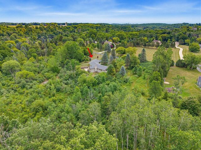 N5471 Loraine DRIVE, Fredonia, WI 53021