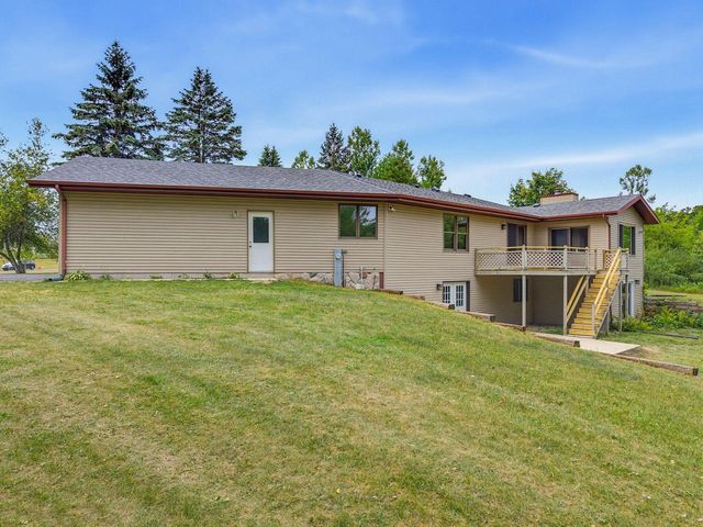 N5471 Loraine DRIVE, Fredonia, WI 53021