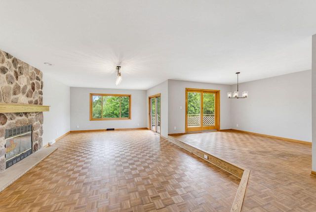 N5471 Loraine DRIVE, Fredonia, WI 53021