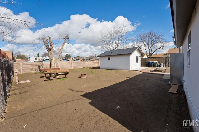 506 Beardsley Avenue, Bakersfield, CA 93308