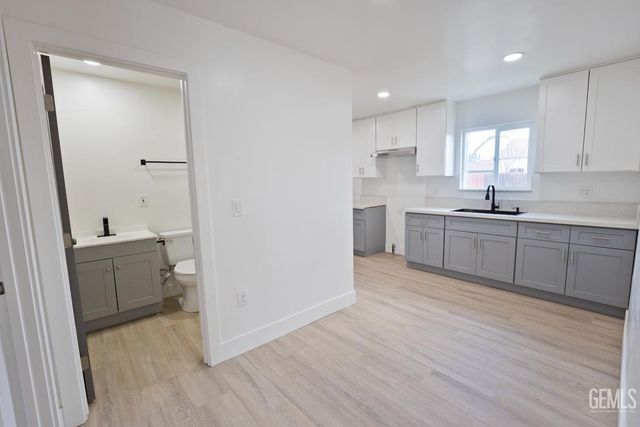 506 Beardsley Avenue, Bakersfield, CA 93308