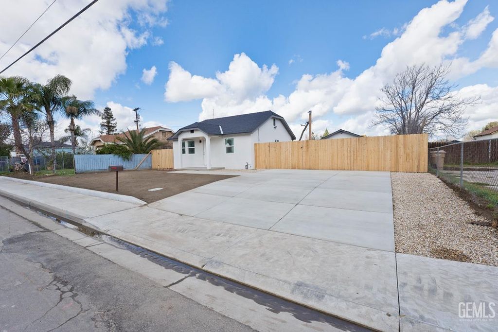 506 Beardsley Avenue, Bakersfield, CA 93308