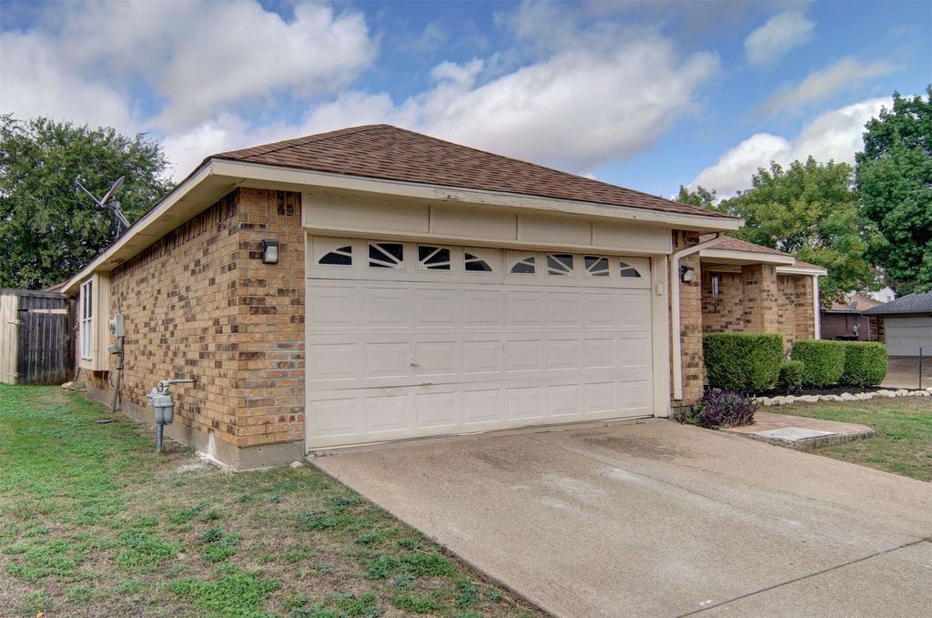 8300 Ohara Lane, Fort Worth, TX 76123 — photo 3