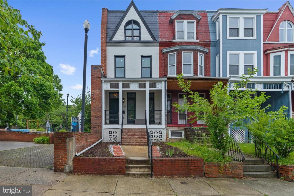 Image 1 of property listing at 2321 MADISON AVE, Baltimore, MD 21217