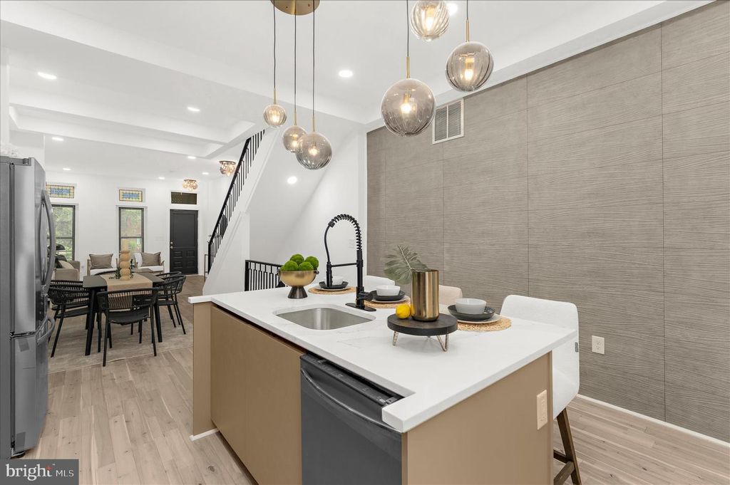 Image 11 of property listing at 2321 MADISON AVE, Baltimore, MD 21217