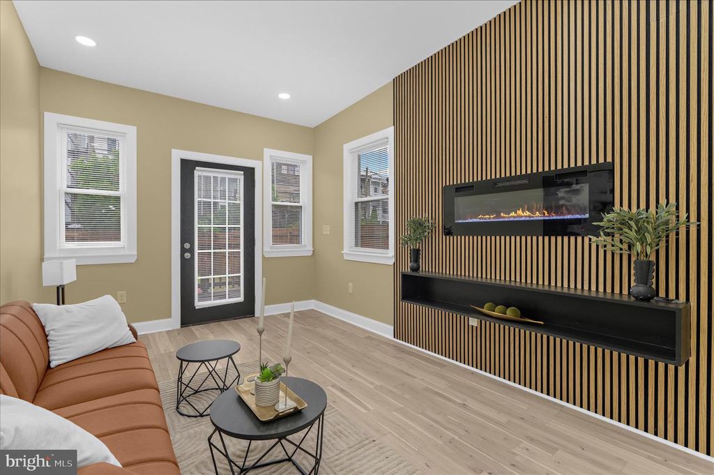 Image 12 of property listing at 2321 MADISON AVE, Baltimore, MD 21217