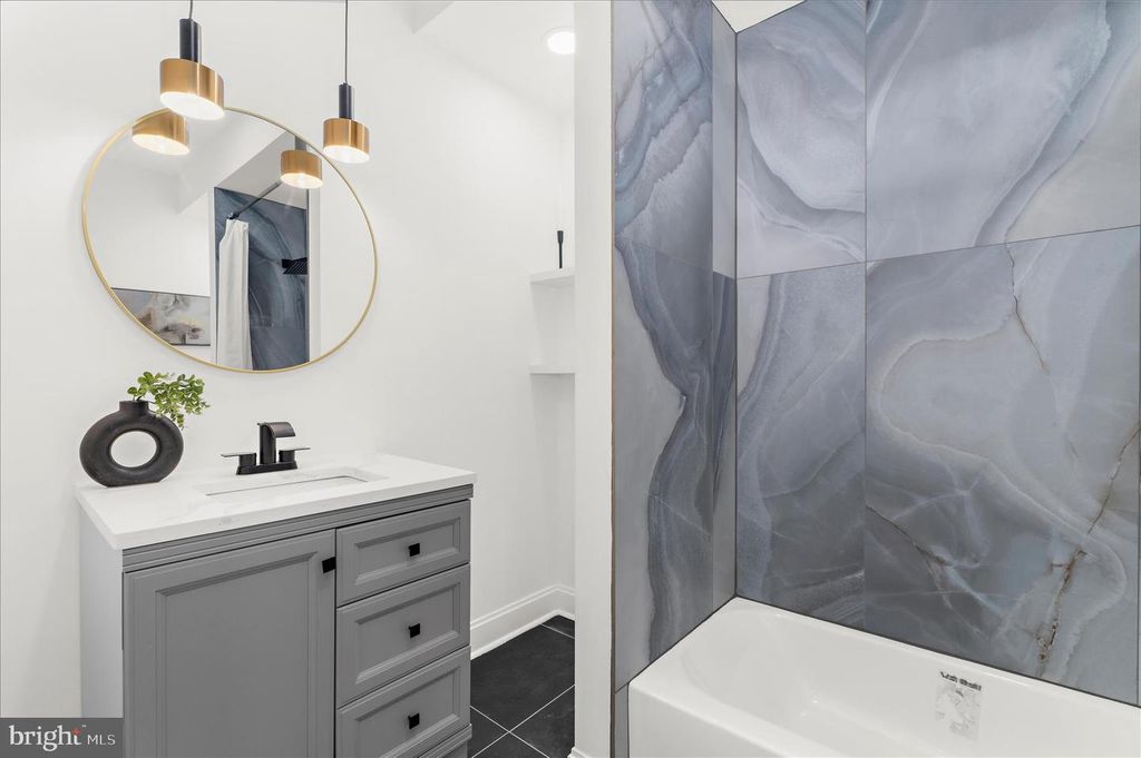 Image 18 of property listing at 2321 MADISON AVE, Baltimore, MD 21217