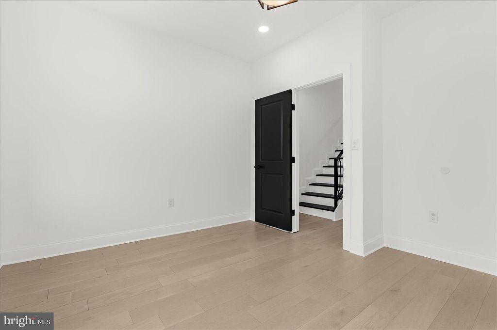 Image 22 of property listing at 2321 MADISON AVE, Baltimore, MD 21217