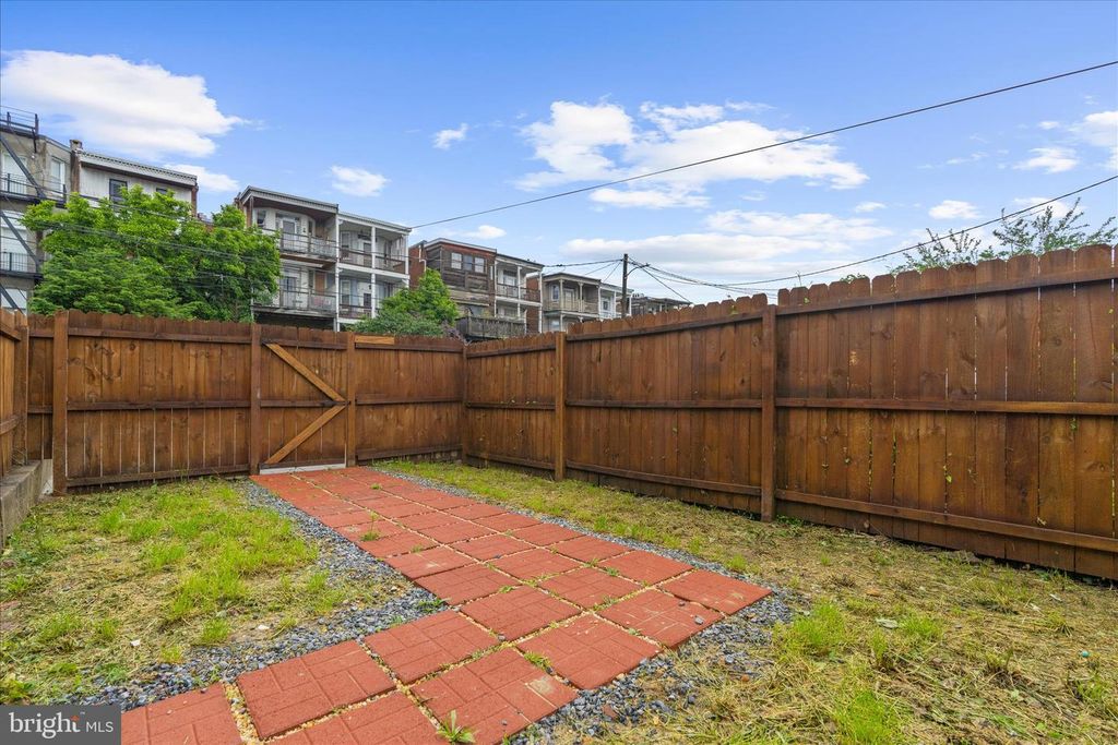 Image 41 of property listing at 2321 MADISON AVE, Baltimore, MD 21217