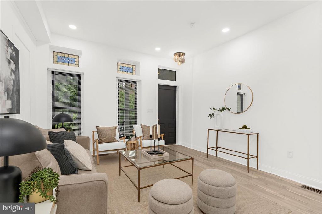 Image 5 of property listing at 2321 MADISON AVE, Baltimore, MD 21217