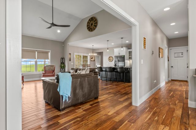 112 Fairfield Farm Road, Georgetown, KY 40324