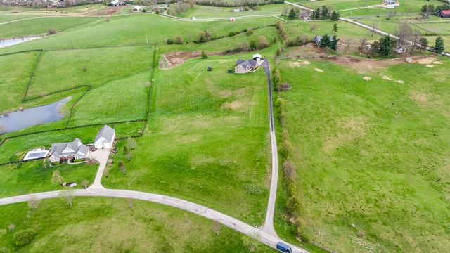 112 Fairfield Farm Road, Georgetown, KY 40324