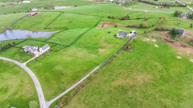 112 Fairfield Farm Road, Georgetown, KY 40324