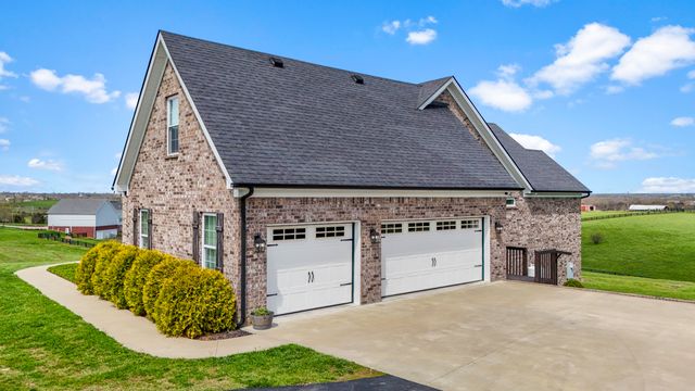 112 Fairfield Farm Road, Georgetown, KY 40324
