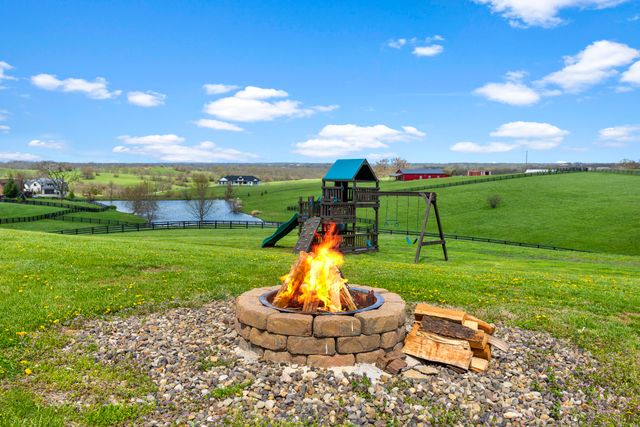 112 Fairfield Farm Road, Georgetown, KY 40324