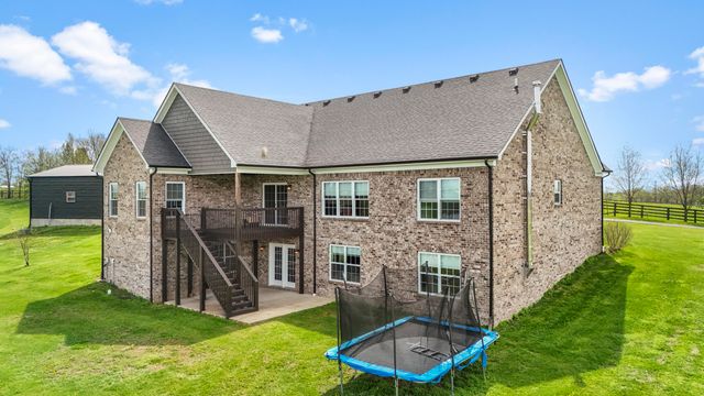 112 Fairfield Farm Road, Georgetown, KY 40324