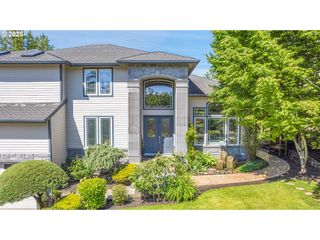 9459 Se TARNAHAN Dr, Happy Valley, OR 97086