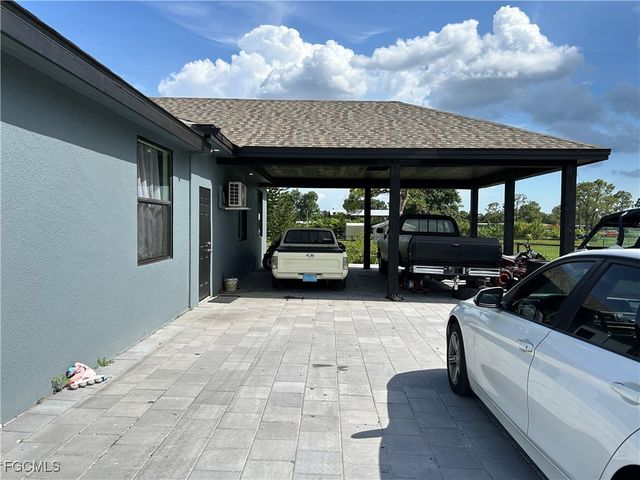 19781 Woodbridge LN, North Fort Myers, FL 33917