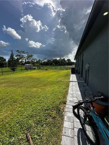 19781 Woodbridge LN, North Fort Myers, FL 33917