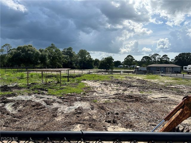 19781 Woodbridge LN, North Fort Myers, FL 33917