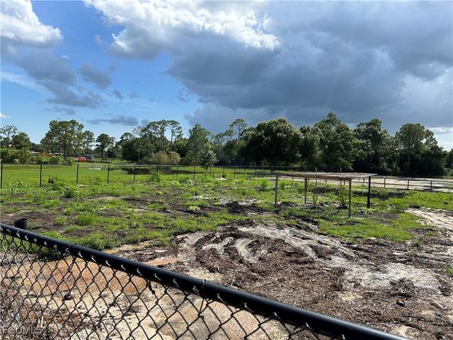 19781 Woodbridge LN, North Fort Myers, FL 33917