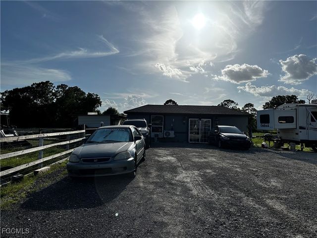 19781 Woodbridge LN, North Fort Myers, FL 33917