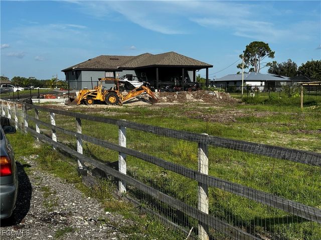 19781 Woodbridge LN, North Fort Myers, FL 33917