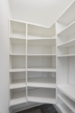 1672 Sunpointe Cove, New Haven, IN 46774