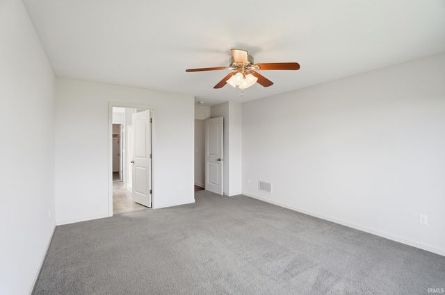 1672 Sunpointe Cove, New Haven, IN 46774