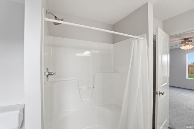 1672 Sunpointe Cove, New Haven, IN 46774