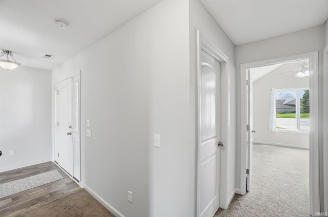 1672 Sunpointe Cove, New Haven, IN 46774