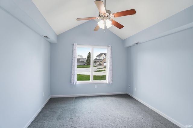 1672 Sunpointe Cove, New Haven, IN 46774