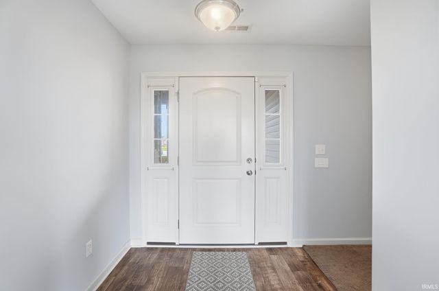 1672 Sunpointe Cove, New Haven, IN 46774