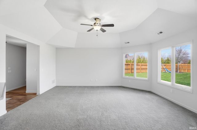 1672 Sunpointe Cove, New Haven, IN 46774