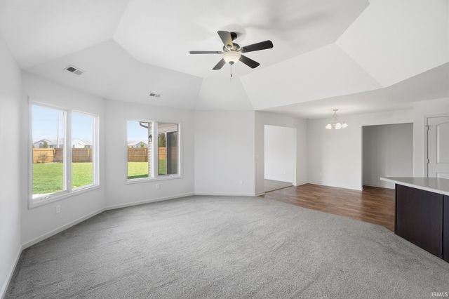 1672 Sunpointe Cove, New Haven, IN 46774