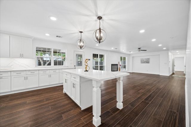 10602 Riverview Drive, Houston, TX 77042