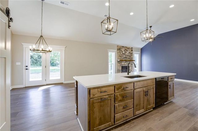 2031 Riverstone Drive, Excelsior Springs, MO 64024