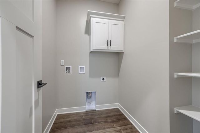 2031 Riverstone Drive, Excelsior Springs, MO 64024