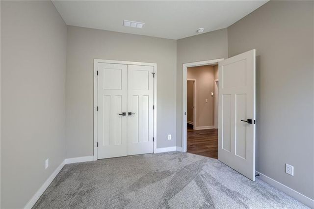 2031 Riverstone Drive, Excelsior Springs, MO 64024