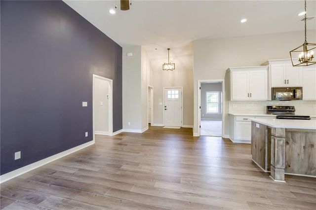 2031 Riverstone Drive, Excelsior Springs, MO 64024