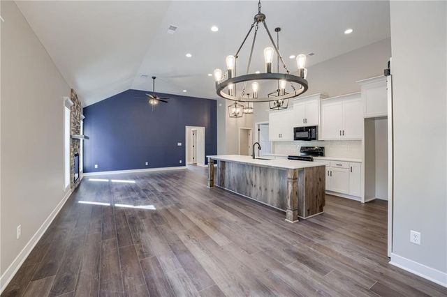 2031 Riverstone Drive, Excelsior Springs, MO 64024