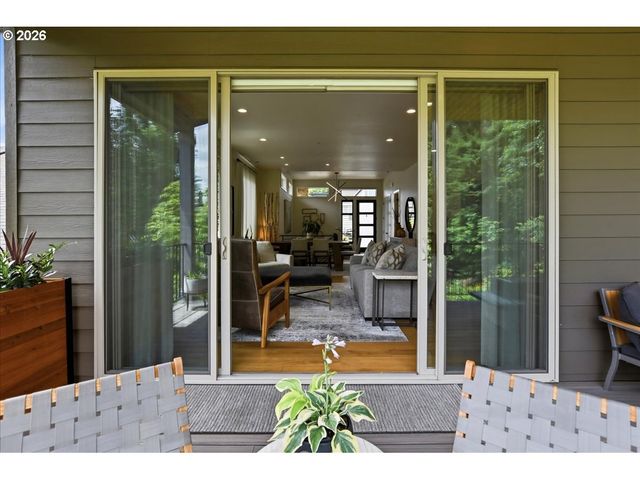 626 Ne PROVINCE Ct, Camas, WA 98607