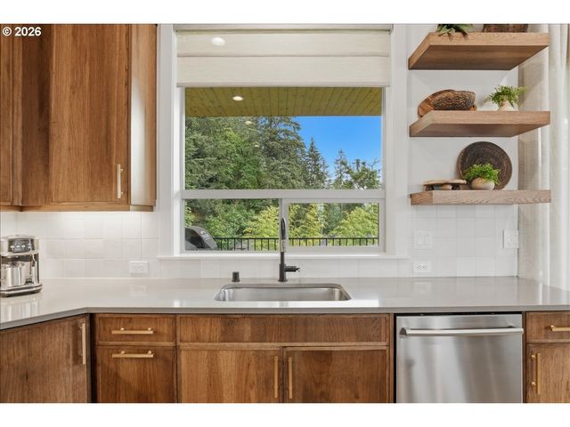 626 Ne PROVINCE Ct, Camas, WA 98607