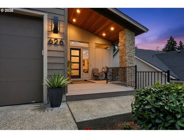 626 Ne PROVINCE Ct, Camas, WA 98607