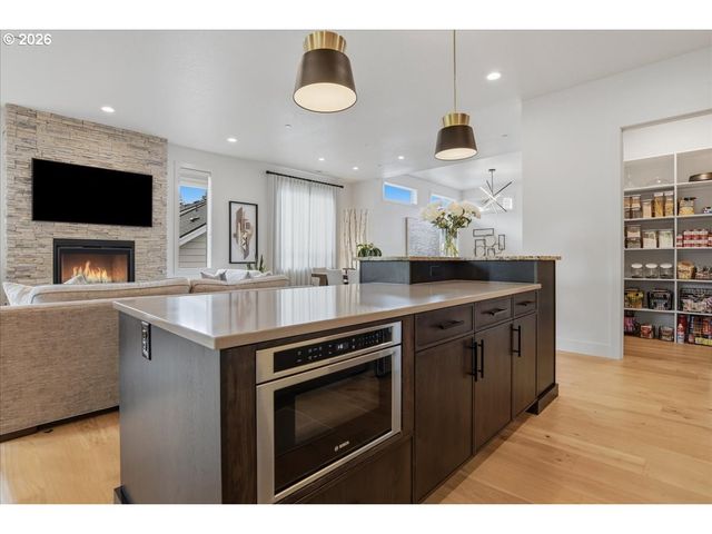 626 Ne PROVINCE Ct, Camas, WA 98607