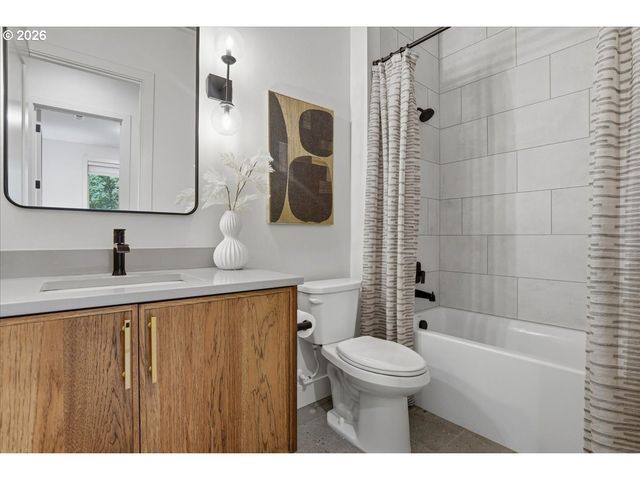 626 Ne PROVINCE Ct, Camas, WA 98607